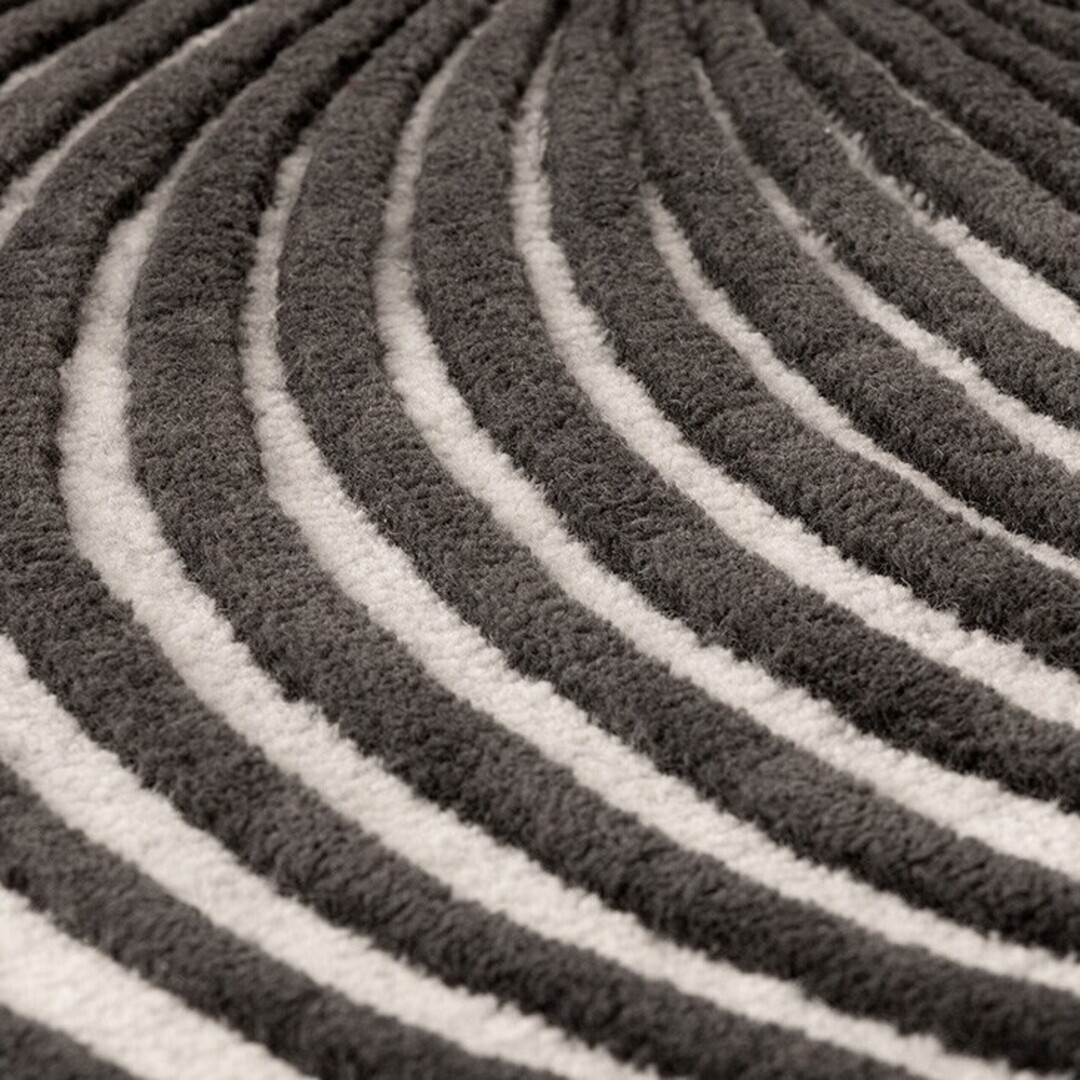 Gan-Rugs GIRO RUG von Gan Rug Schwarz Weiss, L: 132 cm / B: 324 cm