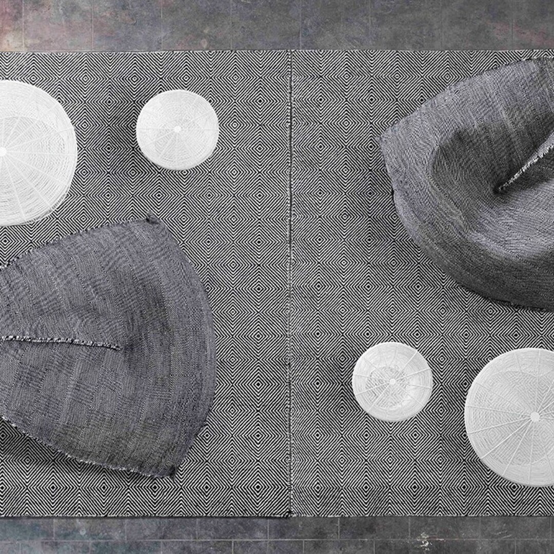 Gan-Rugs Sail Pouf von Gan Rugs Schwarz