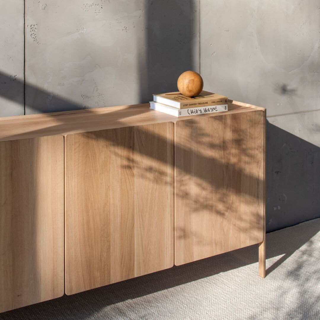 Gazzda_Dvor_Sideboard-220_42_85_Geolt_eiche_Weiss_01_Lifestyle_2