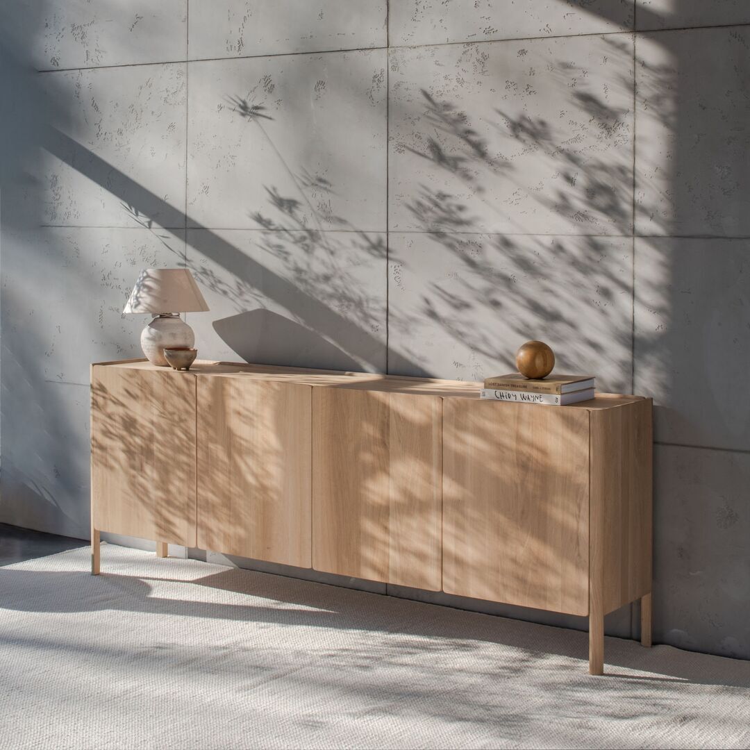 Gazzda_Dvor_Sideboard-220_42_85_Geolt_eiche_Weiss_01_Lifestyle_3