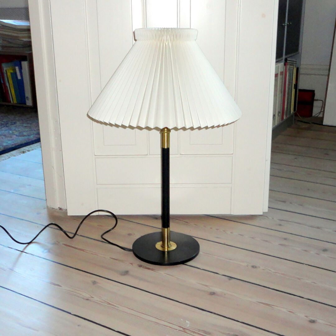 Le Klint Tischlämpli 352 von 'LeKlint' Papier Weiss-1