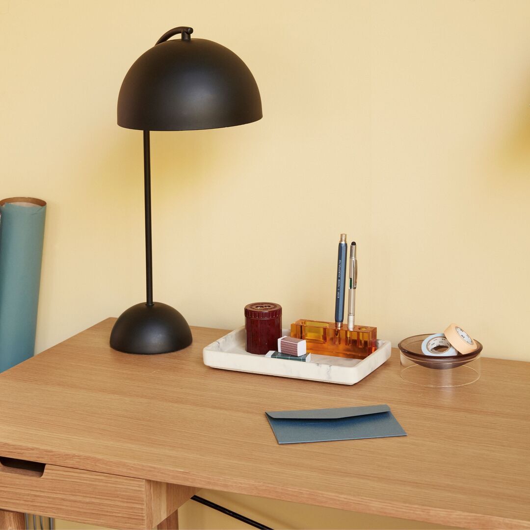 Hübsch  Form Tischlampe von Hübsch  Schwarz