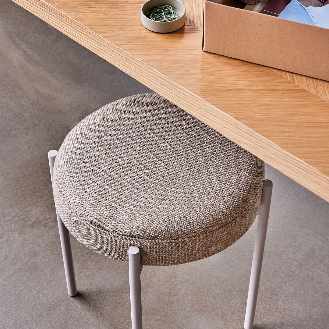 Hübsch  Silo Hocker von Hübsch Grau/Sandfarben