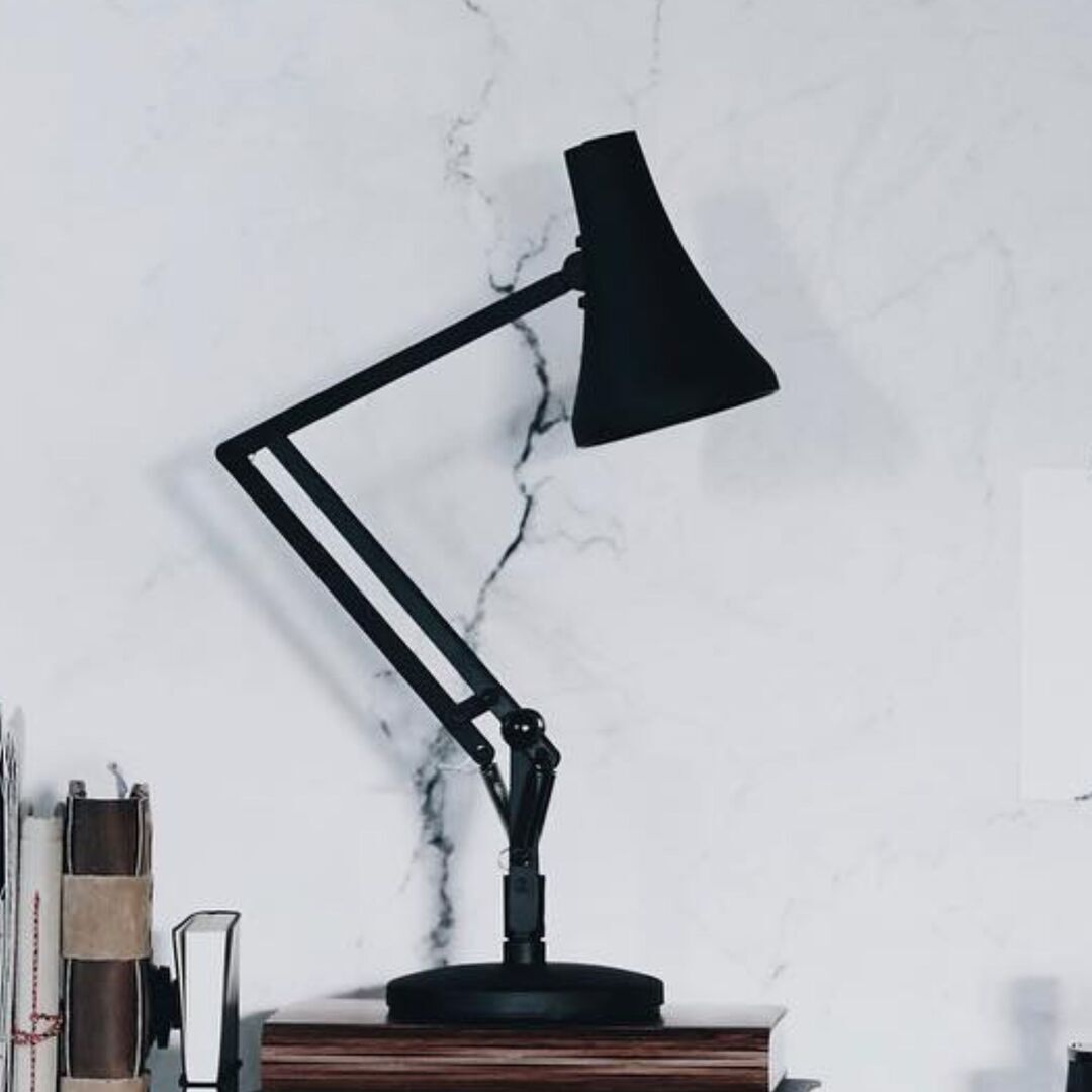 Anglepoise Tischleuchte 90 Mini Mini von Anglepoise  Kohlenstoff Schwarz -1