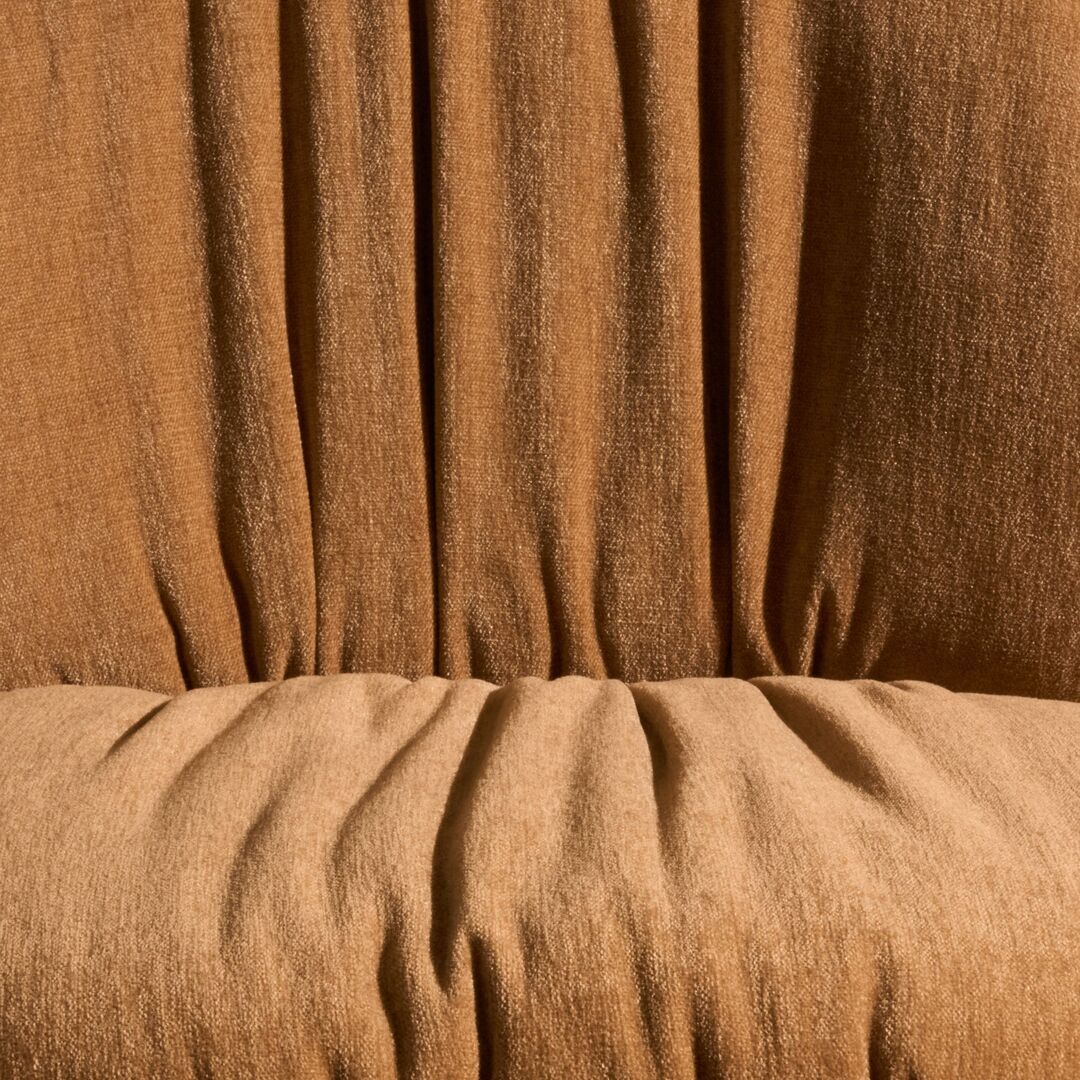 Gubi Stuhl mit Frontpolsterung Beetle Soft von Gubi 132 - Dedar Belsuede Special