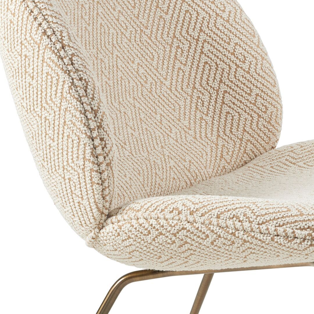 Gubi Lounge Sessel mit Vollpolsterung Beetle Soft von Gubi 0002 - Enzo Degli Dora Boucle