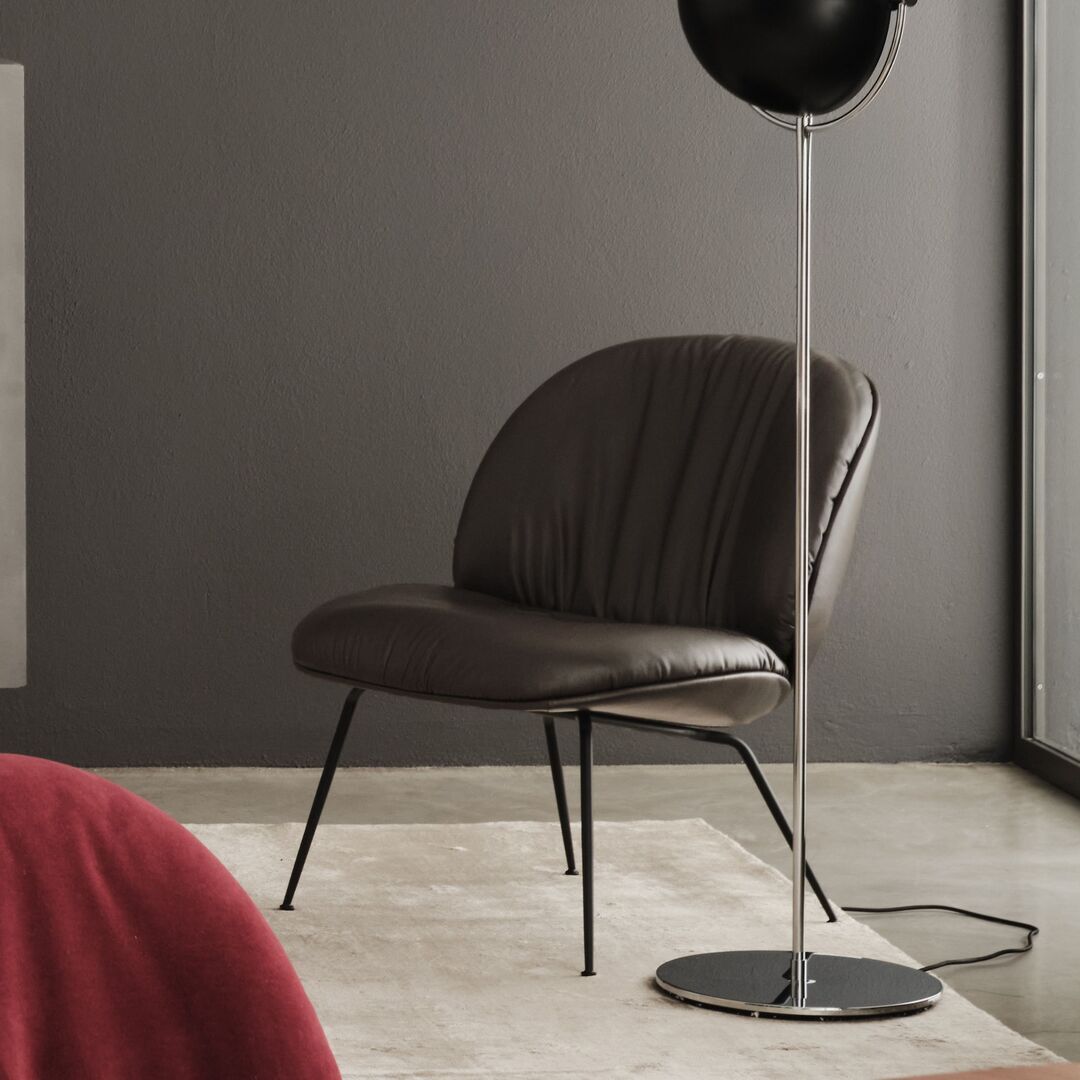 Gubi Lounge Sessel mit Vollpolsterung Beetle Soft von Gubi