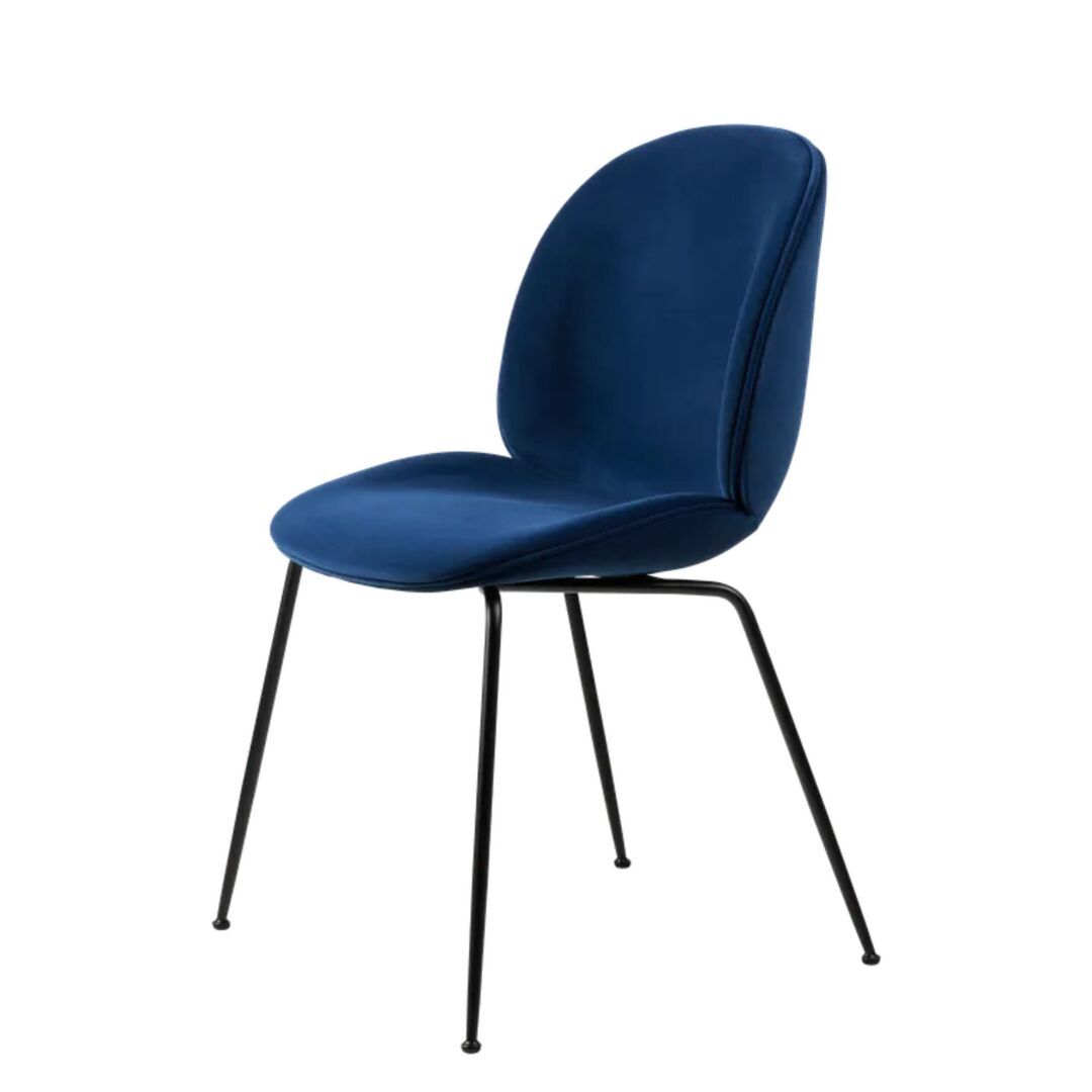 Gubi Polsterstuhl Beetle von Gubi Black Matt, Dedar Sunday 003