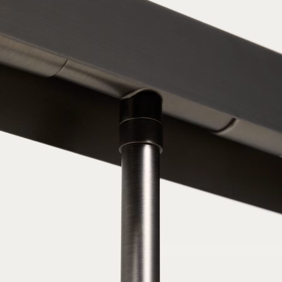 Kave_Home_Stehlampe_Lynor_Schwarz_Schwarz_Marmor