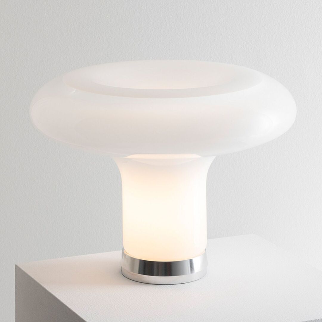 Artemide Tischleuchte Lesbo von Artemide Weiss-1