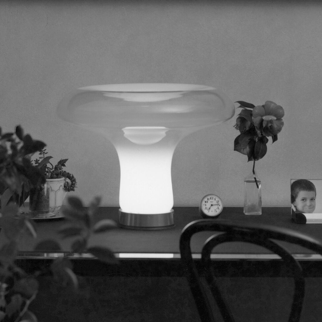 Artemide Tischleuchte Lesbo von Artemide Weiss-3