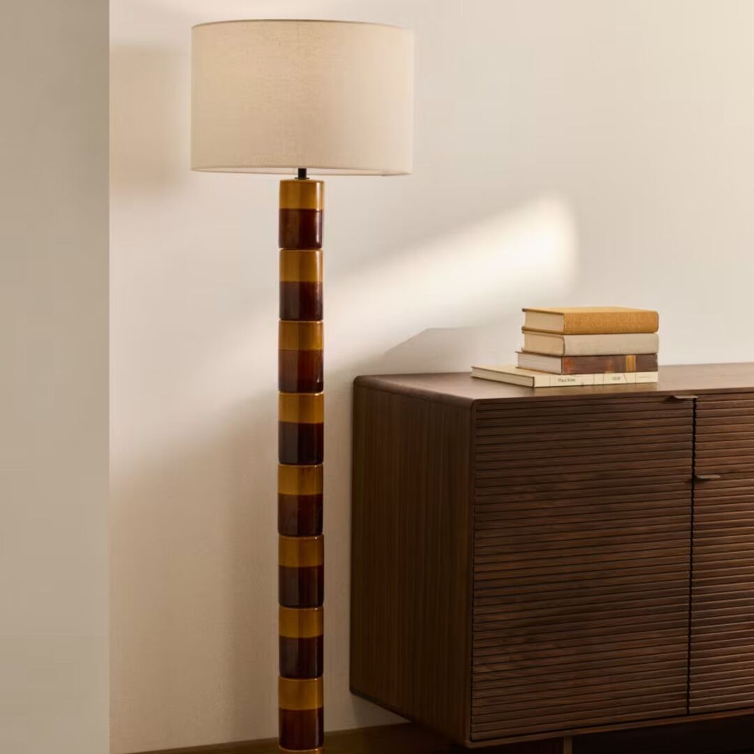 Kave_Home_Stehlampe_Mavran_Multicolored_Lifestyle