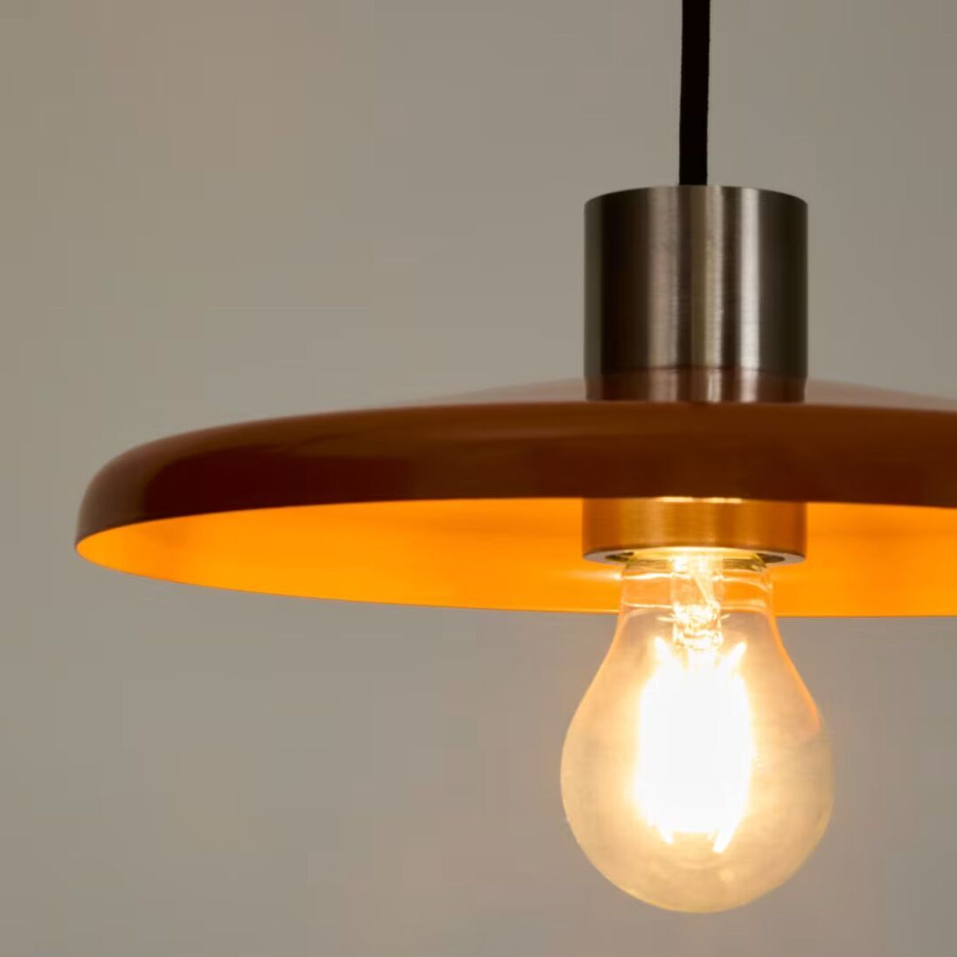 Kave_Home_Deckenleuchte_Nuvira_Orange_Schwarz