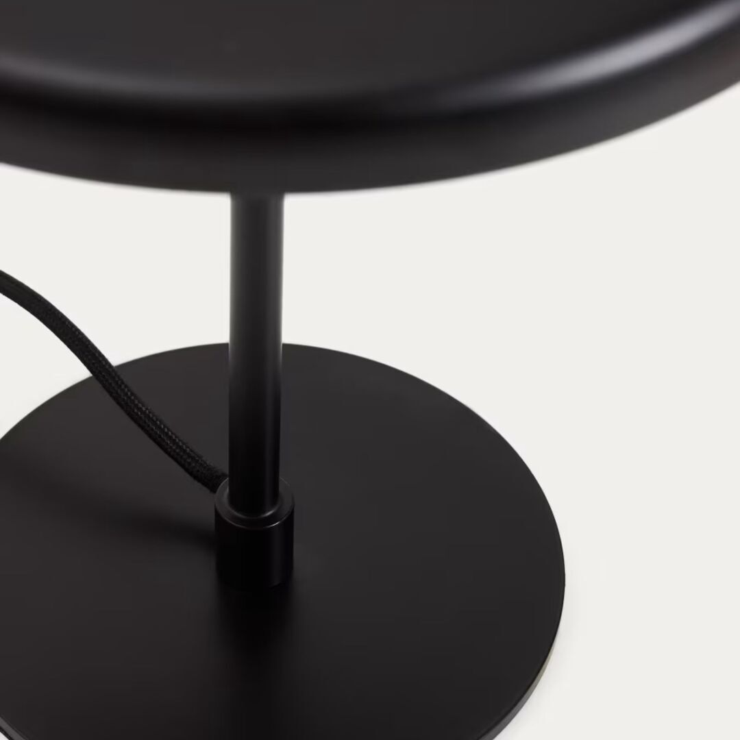 Kave_Home_Tischlampe_Nuvira_Schwarz