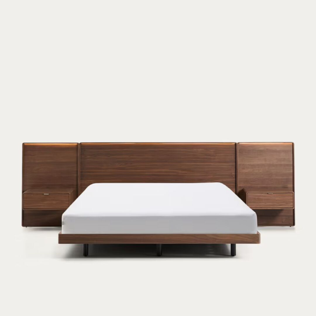 Kave_Home_Bett_Norlen_mit_zwei_Nachttischen_296_1