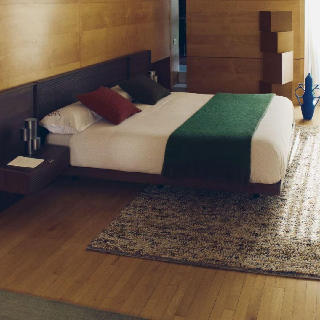 Kave_Home_Bett_Norlen_mit_zwei_Nachttischen_Lifestyle