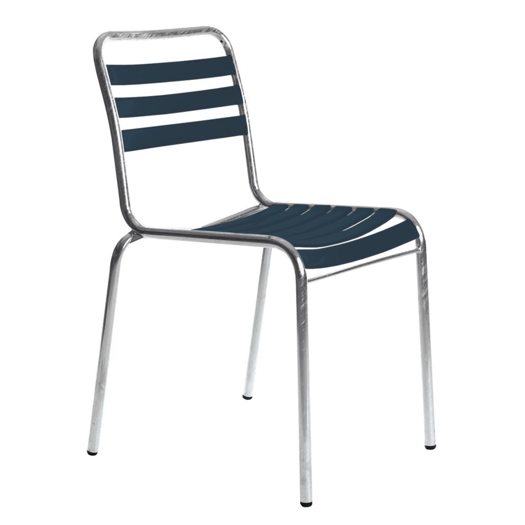 Manufakt Tisch Ø 70 cm mit 2 Stühlen Modell 10 Set Angebot von Bättig Graublau 5008