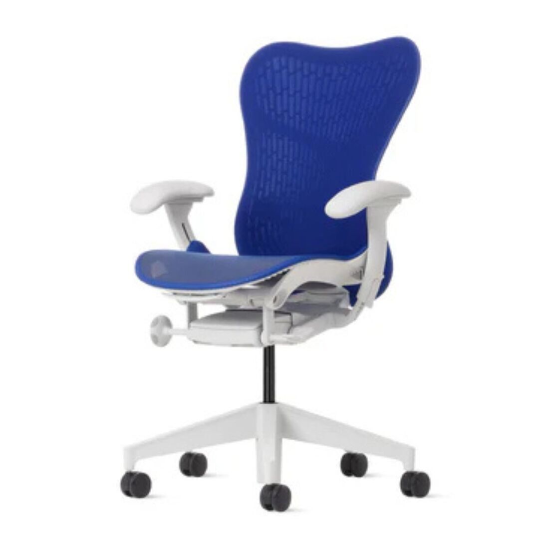 Herman CPH Bürostuhl Mirra 2 von Herman Miller Ultramarine Blau, Alpine