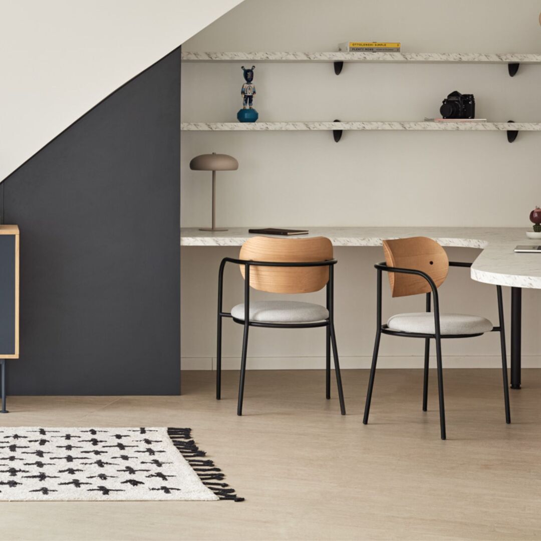 Teulat_Eclipse_Armlehnstuhl_Eiche_Schwarz