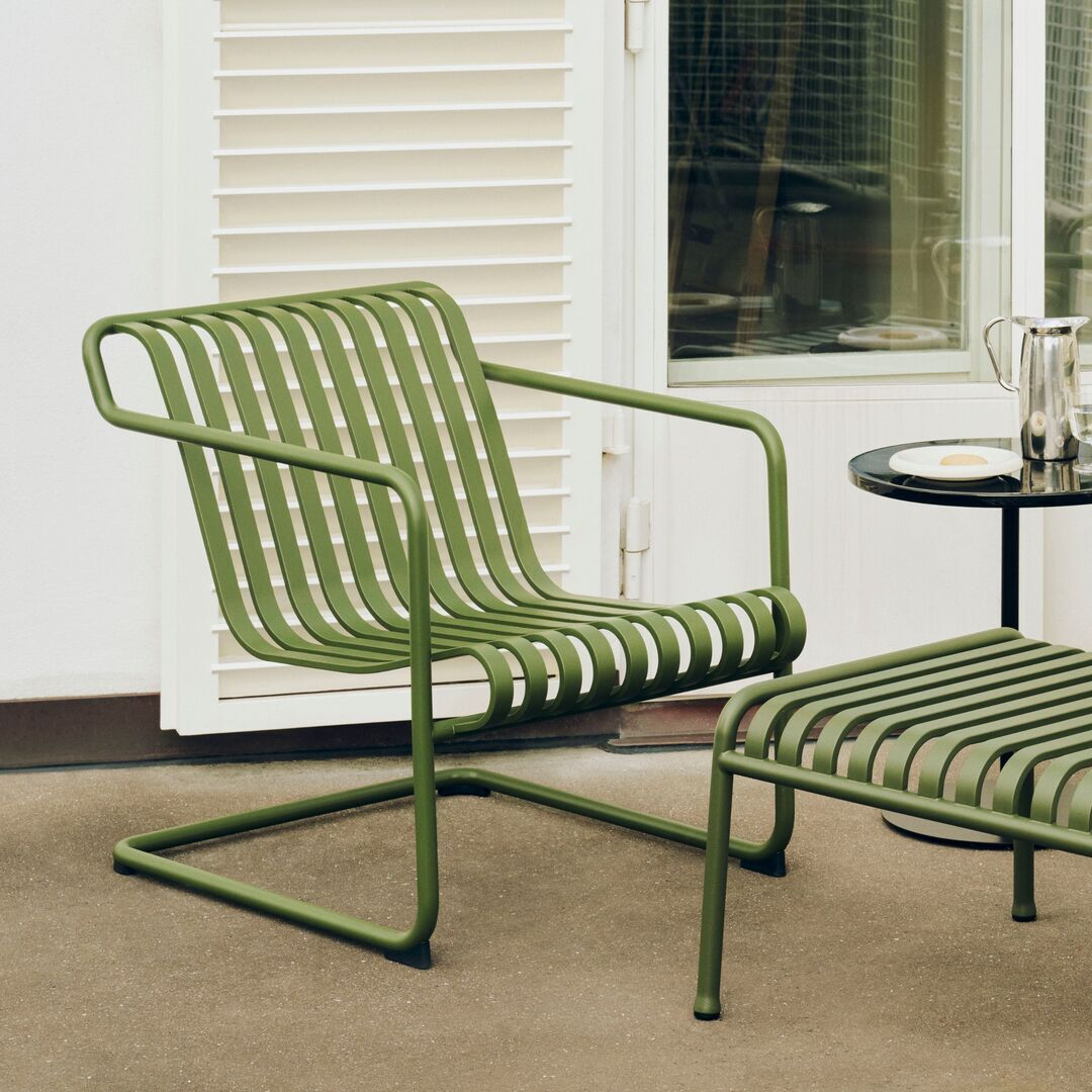 HAY Living Niedriger Lounge Chair Palissade Cantilever von Hay