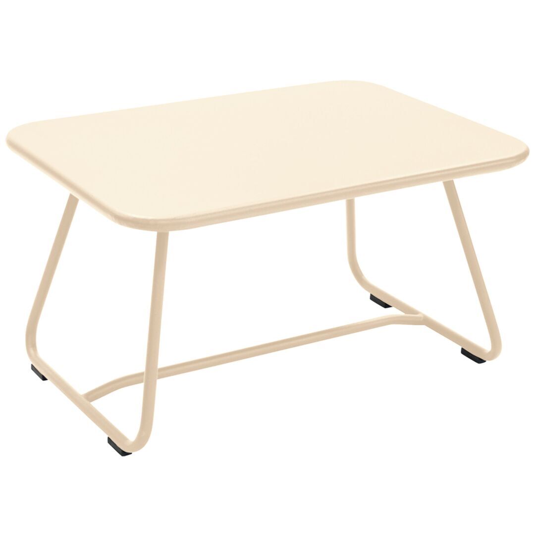 Fermob Niedriger Tisch Sixties 76 x 55.5 cm von Fermob Latte-Beige E8
