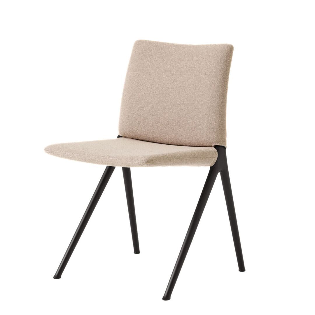&Tradition Vollgepolsteter Kape Side Chair IF7 von &Tradition Grain 61252, Warm Black pulverbeschichtet