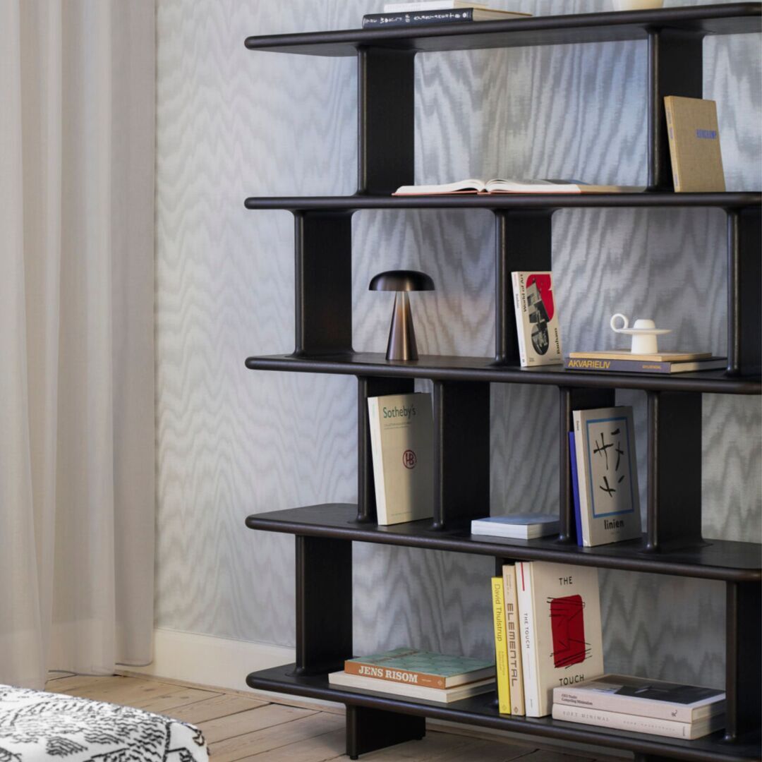 Regal Archivo JH45 von &Tradition