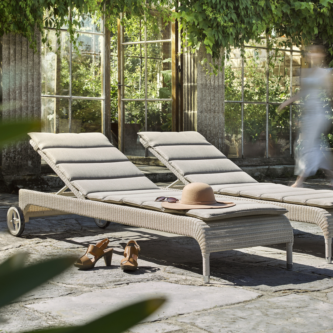 Safi Sonnenliege mit Armlehnen von Vincent Sheppard