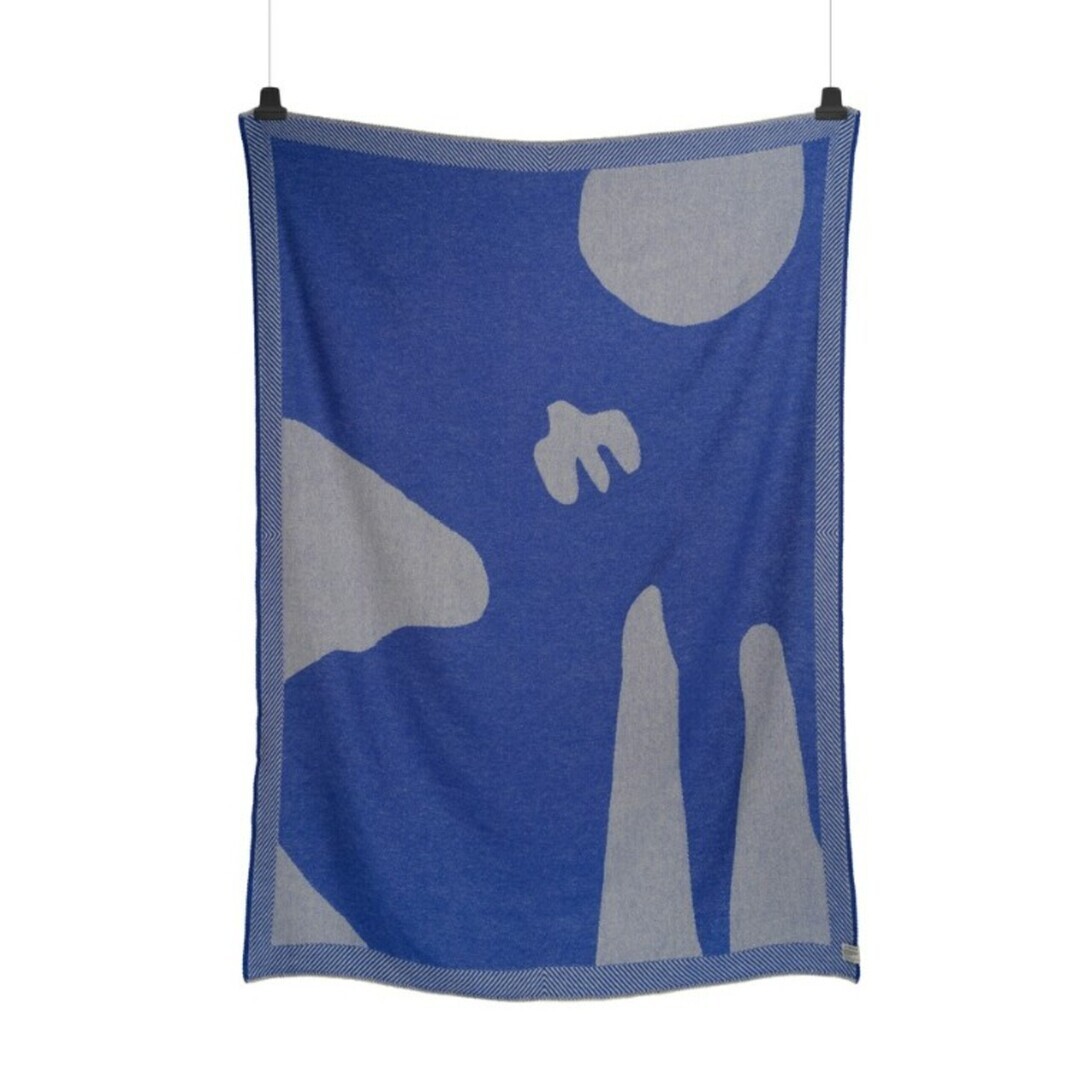 Røros Tweed Lammwolldecke The Holiday Triptych 150 x 200 cm von Røros Tweed House on a Hill Blue