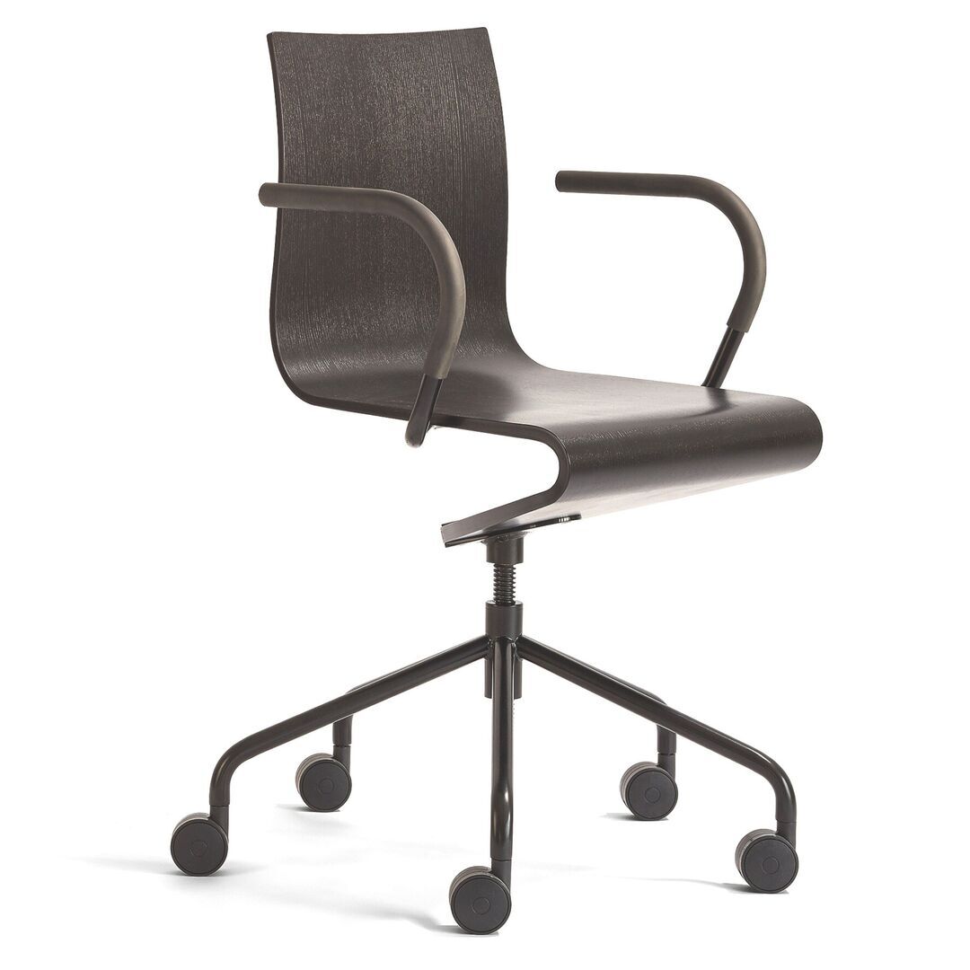 Richard Lampert  Arbeitsstuhl Seesaw von Lampert mit Armlehnen , Esche schwarz, Schwarz