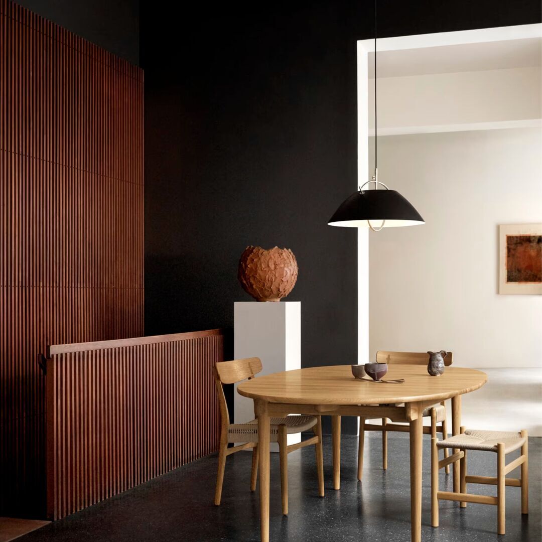 Carl_Hansen_Son_CH338_Dinning_Table_Eiche_geolt_CH338_Lifestyle