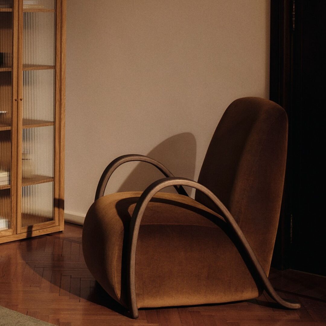 Ferm Living Buur Lounge Chair Eichenholz dunkel gebeizt, Rust 67 - Rich Velvet