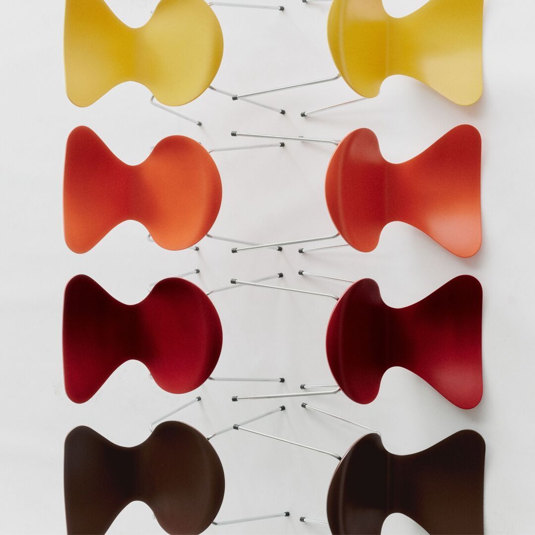 Fritz_Hansen_Stuhl_Serie_7_in_Furnier_lackiert_100_All_colors_Lifestyle_3017