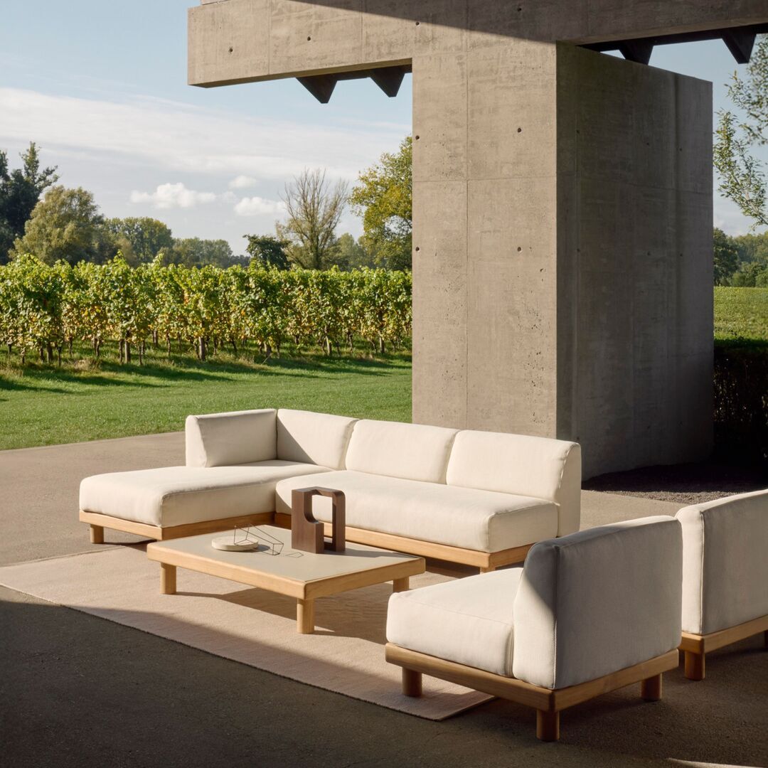 Ethnicraft_Monocle_Couchtisch_fur_Draussen_rechteckig_Beyon_Hellgrau_10410_Lifestyle