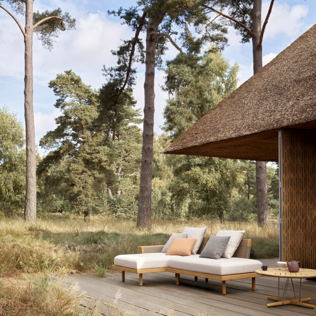 Carl_Hansen_&_Søn_Outdoor_Sofa_Kombination_2_Embrace_von_Carl_Hansen_&_Søn_white