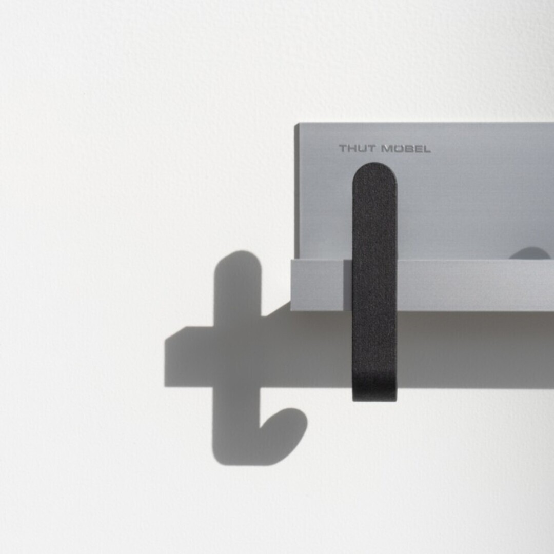 Thut  Garderobe 125 L: 58 cm, Aluminium eloxiert