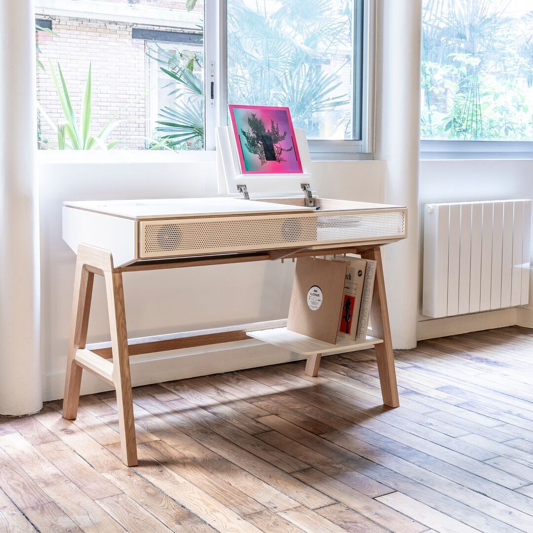 LX Studio mit integriertem Plattenspieler von La Boite Concept