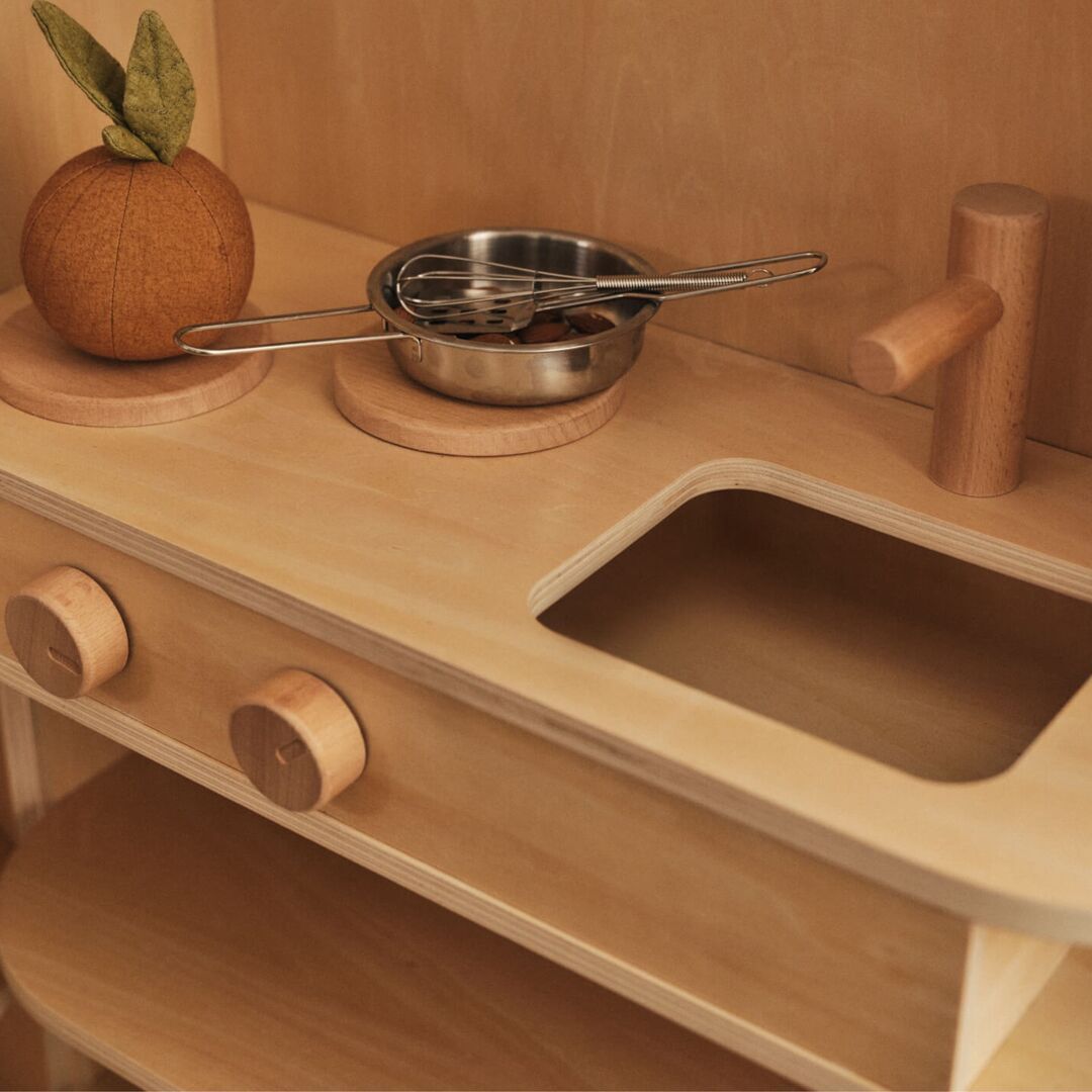 Ferm Living Faltbare Spielküche Toro von Ferm Living Natur