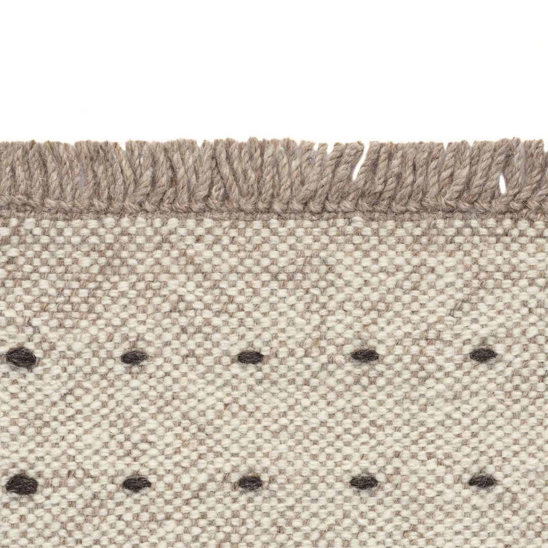 Kvadrat Rugs Teppich Yield Dot Naturally Coloured Fringes von Kvadrat L: 170 cm / B: 240 cm, 0115