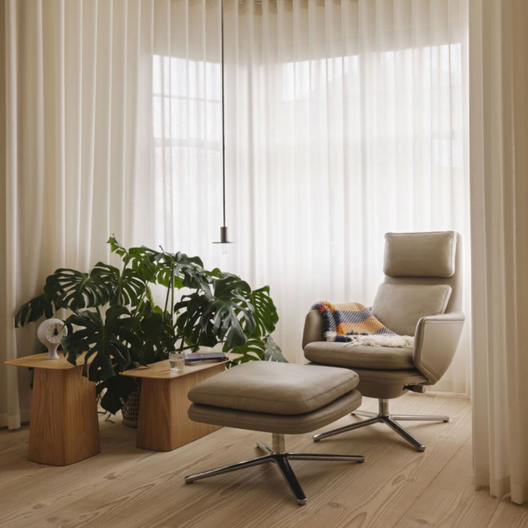 Grand Relax und Ottoman in Leder von Vitra