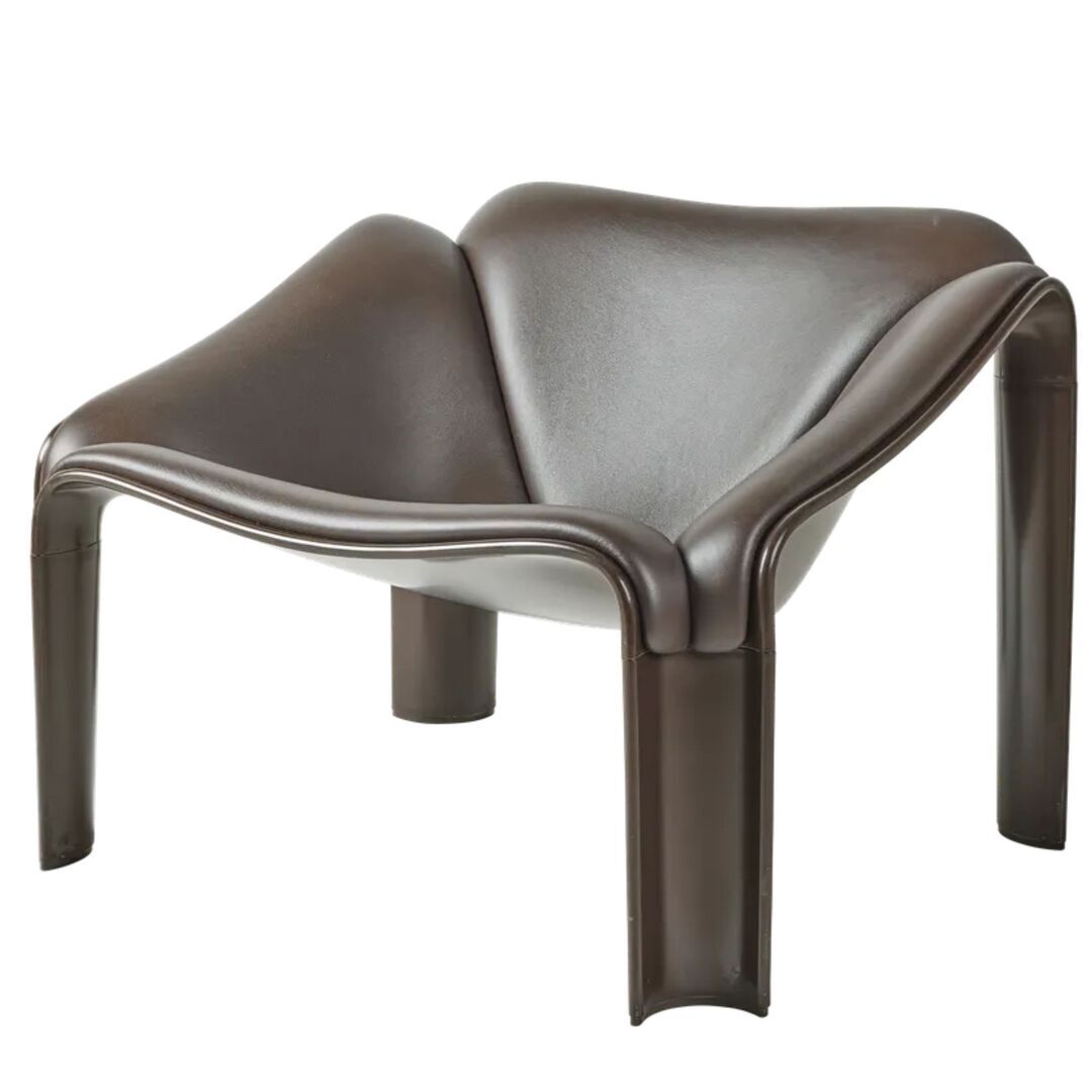 Gubi Lounge Chair F300 von Gubi Molé / GUBI Smooth Leather Coffee