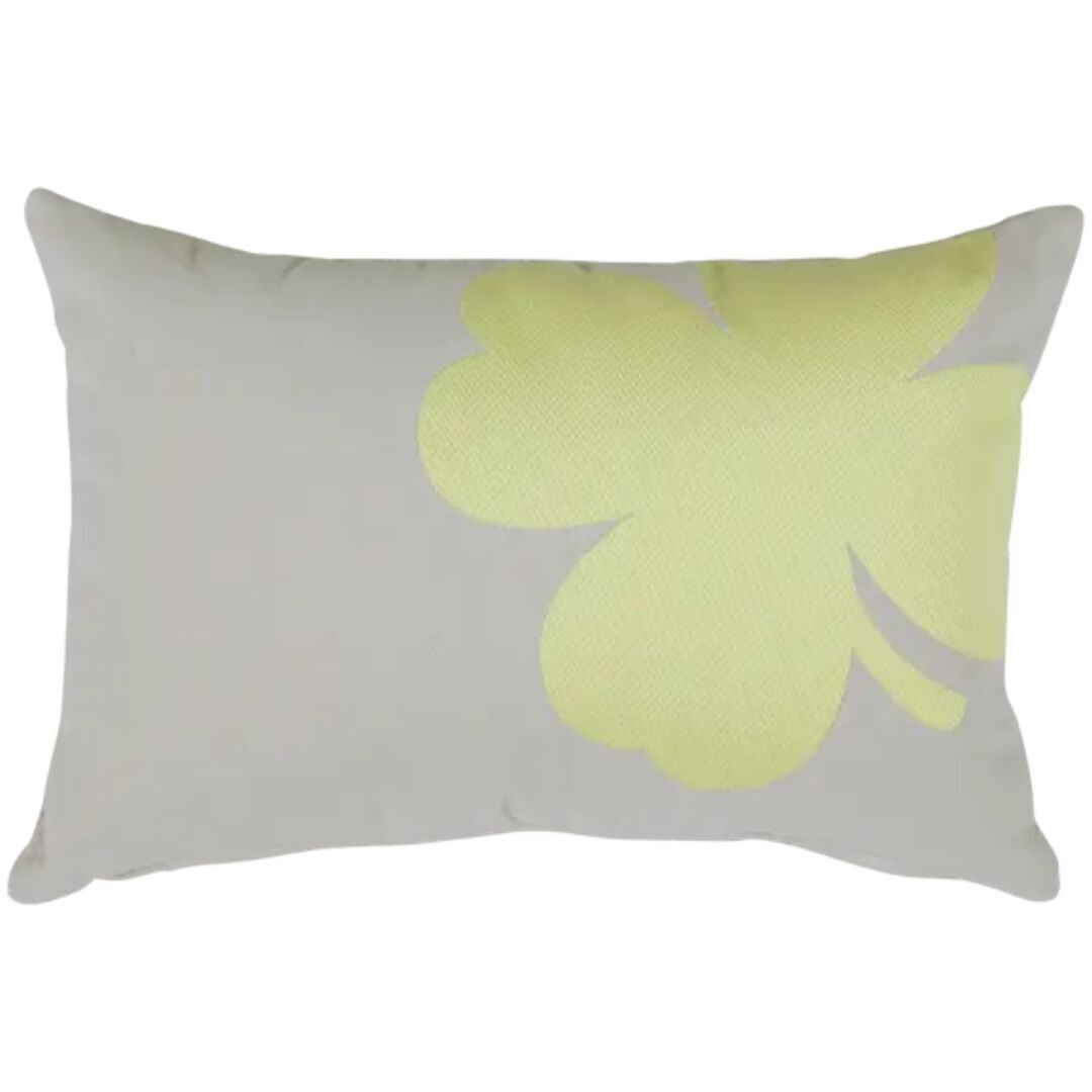 Fermob Outdoor Kissen Trèfle in verschiedenen Größen von Fermob Lehmgrau A5, L: 44 cm / B: 30 cm 