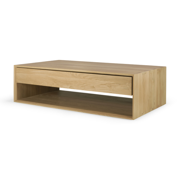 Massiver Couchtisch Nordic von Ethnicraft