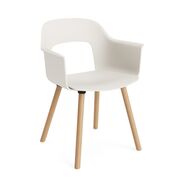 Fauteuil avec pieds en bois Layout 221 de Hay