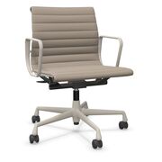 Classique : Chaise Eames en aluminium 118 en cuir