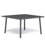 Darwin Tisch niedrig 70x70 von Emu