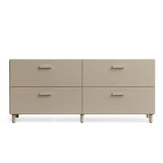 Relief Kommode Niedrig mit Beine von String Furniture