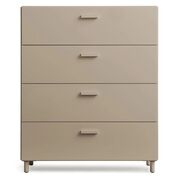 Relief Commode large avec pieds de String Furniture