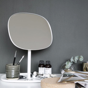 Spiegel mit Tablett Flip von Normann Copenhagen