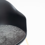 Stuhl Bat Conic Kissen Gubi
